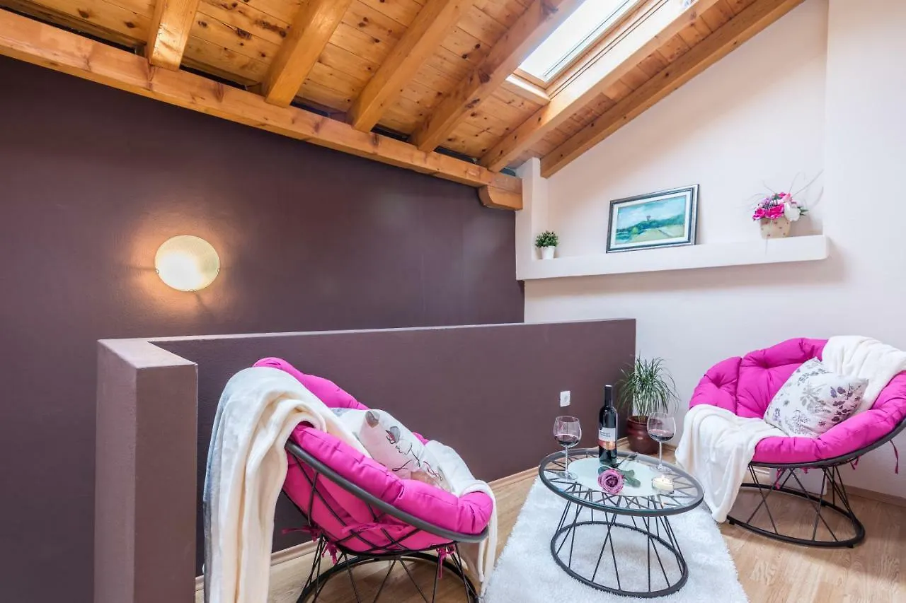 Old Town House Pakostane Apartment