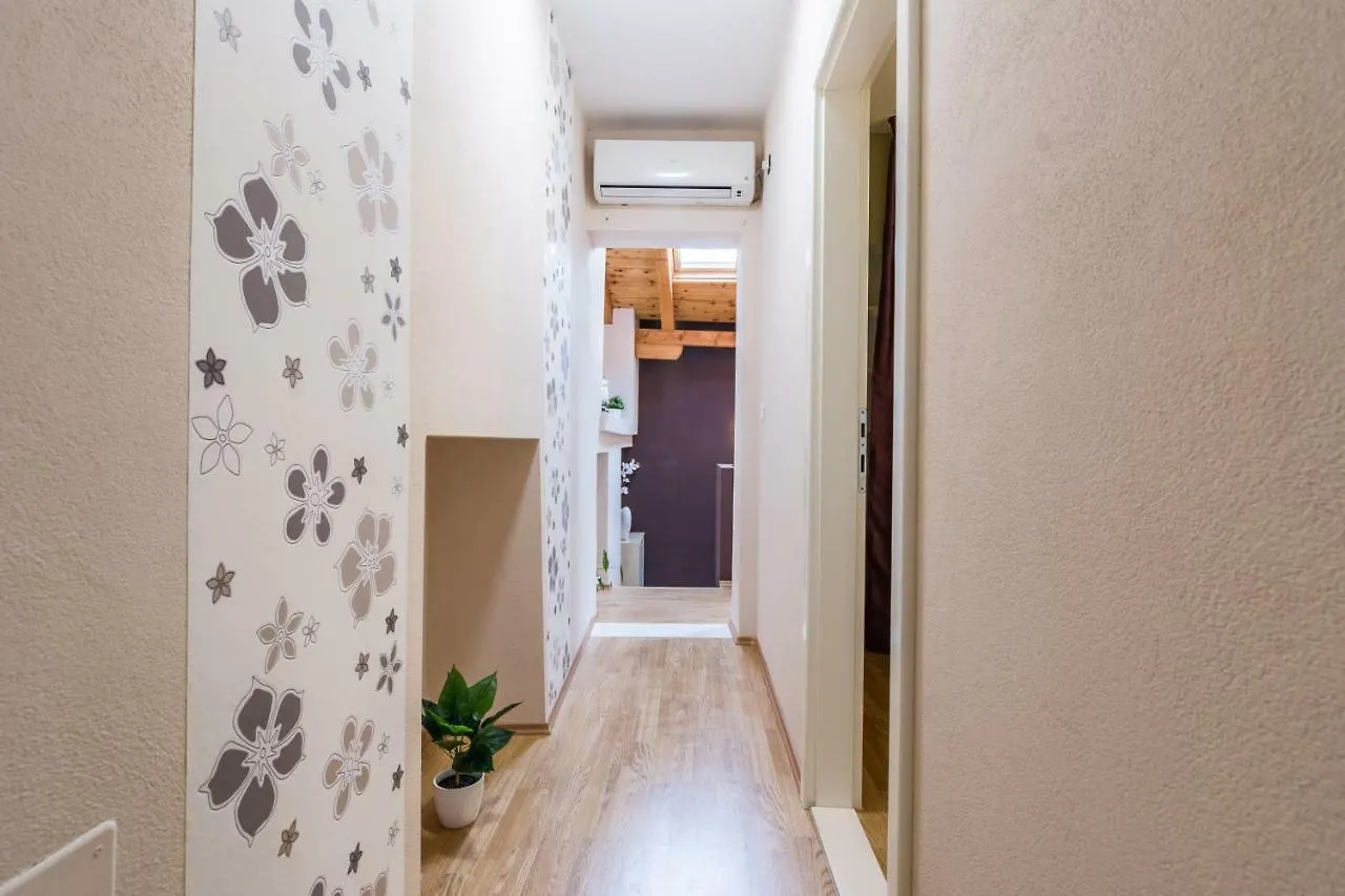 Old Town House Pakostane Apartment 0*,  Croatia