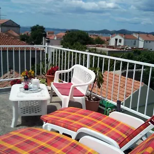 J&b Apartment